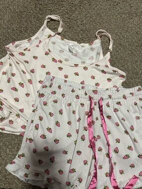 Arizona Jean Company White Pink Strawberry Print Pajama Set